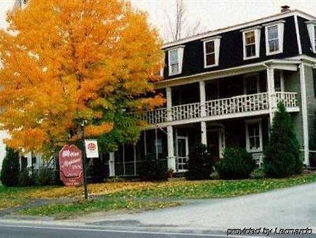 Maplehurst Inn Peterborough Exterior photo
