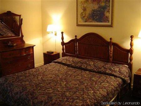 Maplehurst Inn Peterborough Room photo